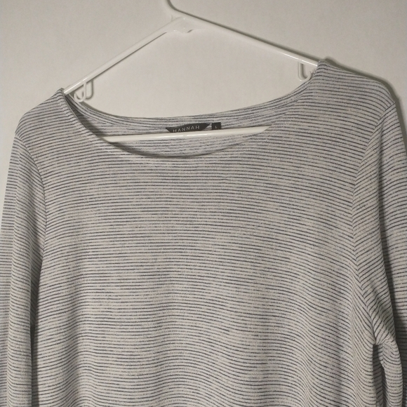 Hannah striped top with crochet sleeves size large - Picture 2 of 7